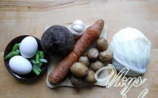 Ensalada de remolacha - recetas con fotos Ensalada de remolacha, zanahoria, patatas y carne